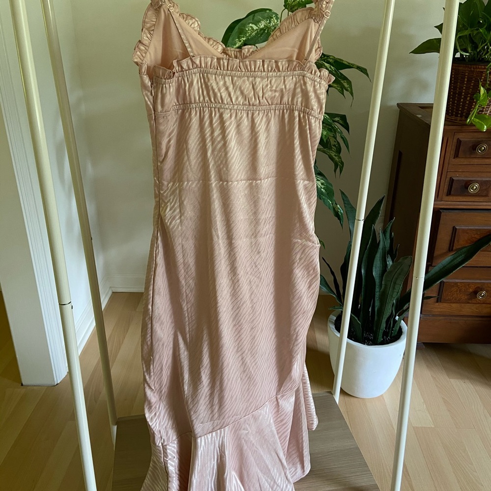 Dress - Picture 5 of 5